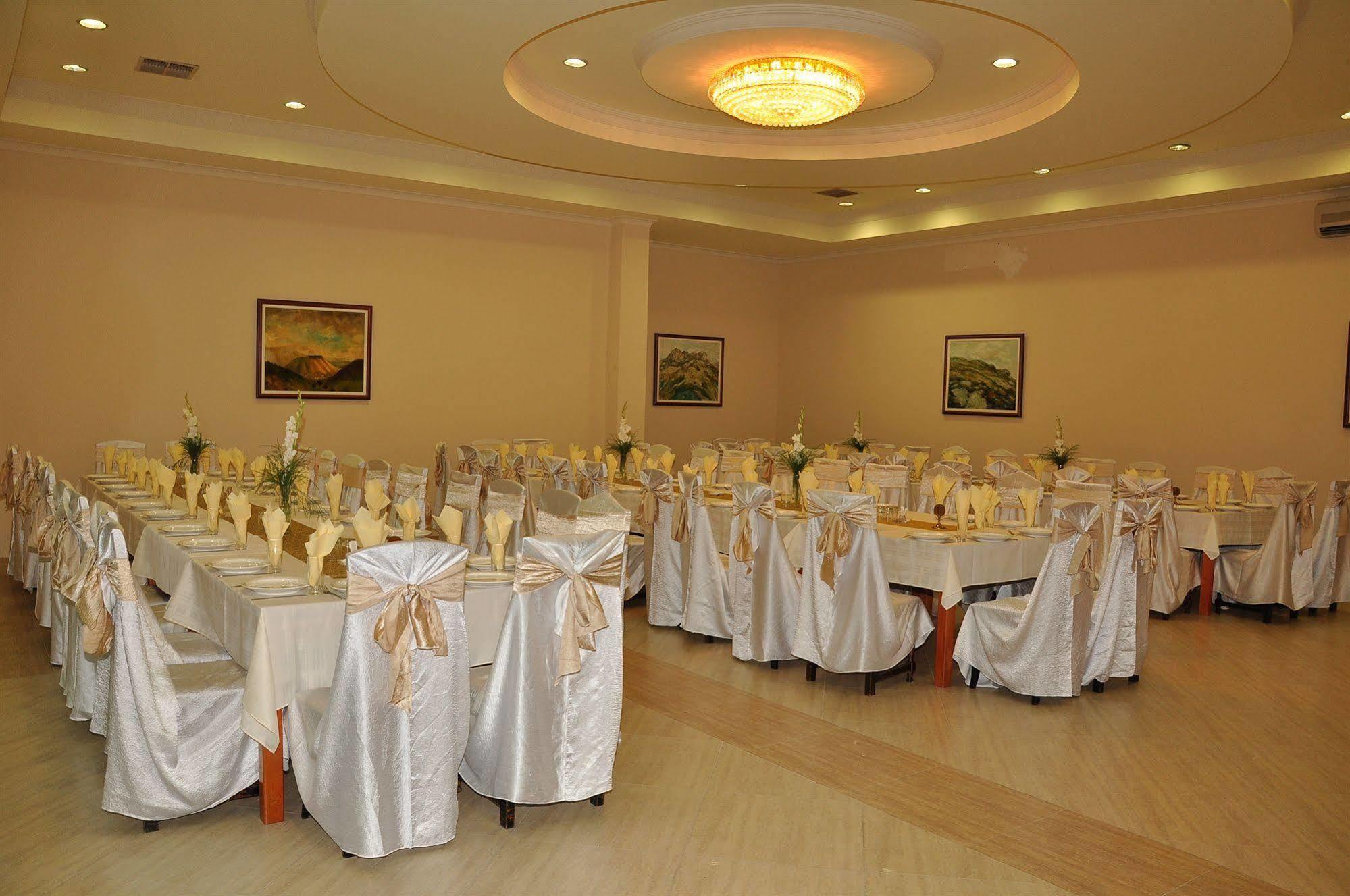 Hotel Feni Kavadarci Luaran gambar